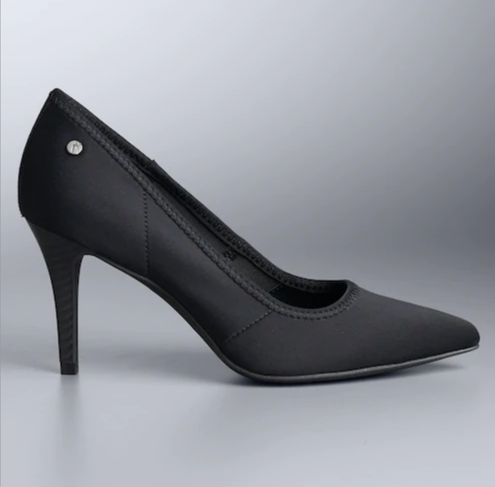 Simply Vera Black Pumps